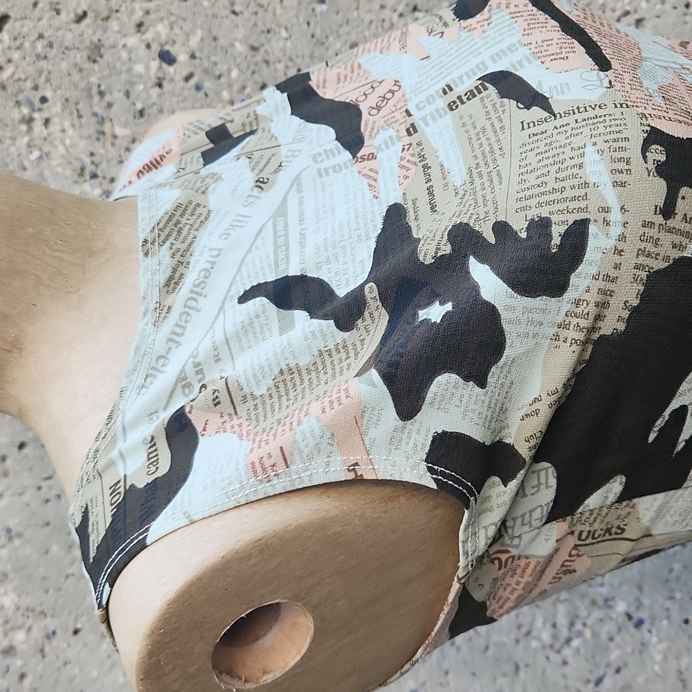 90s Camouflage Print Sleeveless Top - Picture 3 of 13